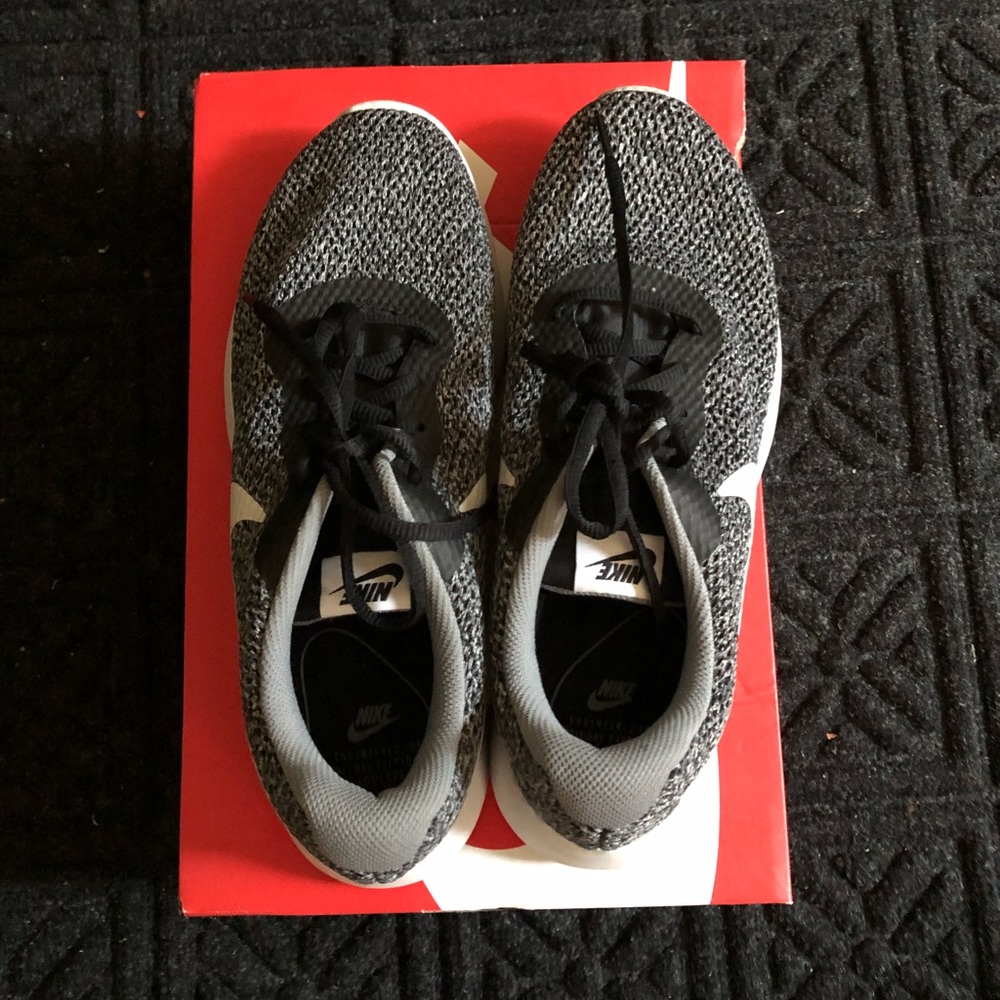 Nike tanjun SE